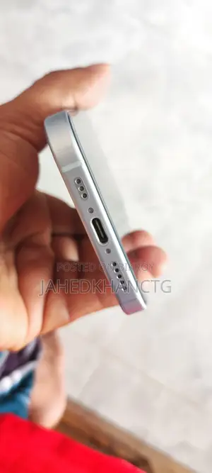 New Apple iPhone 15 128 GB White