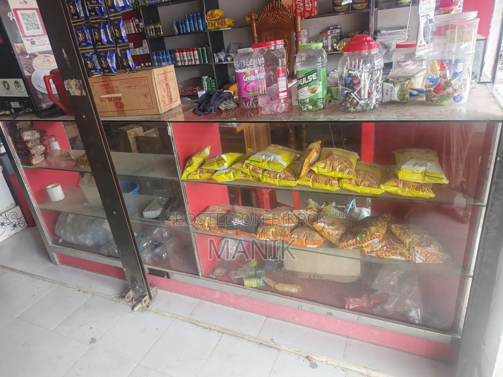 Shop Counter Showcase and Rek