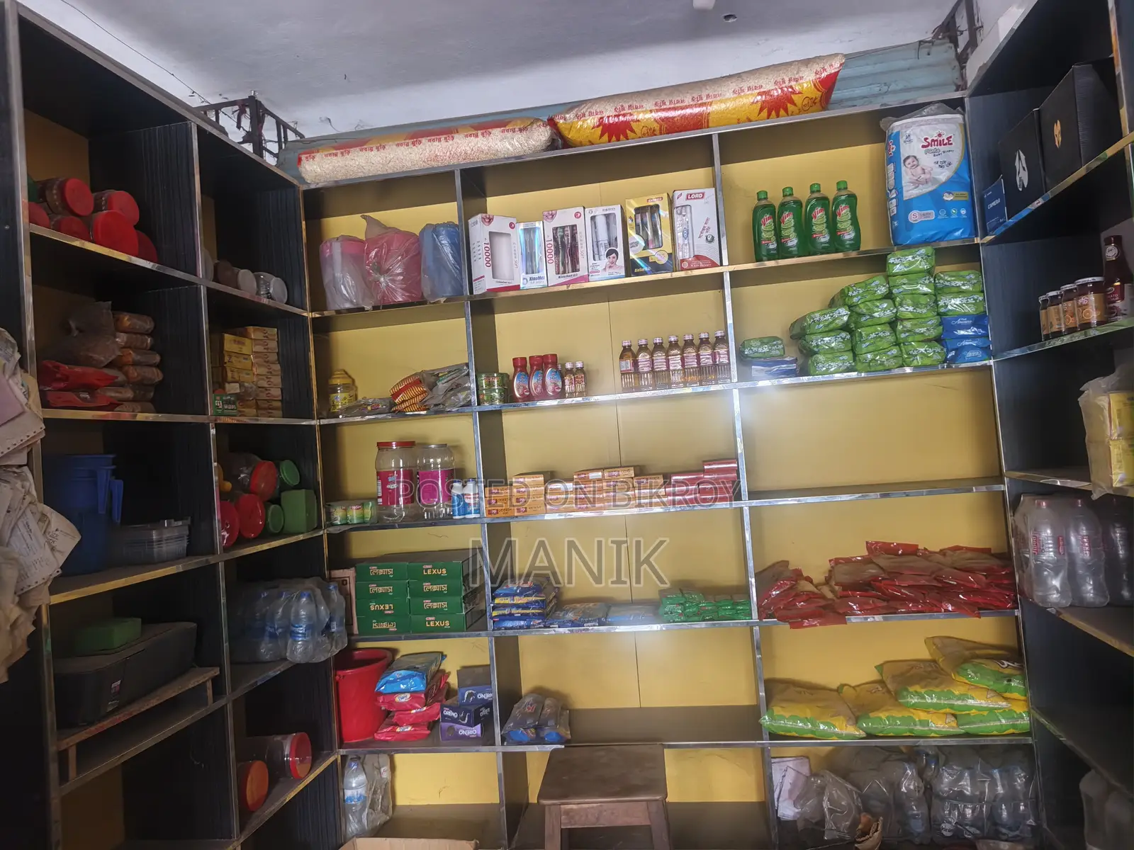 Shop Counter Showcase and Rek