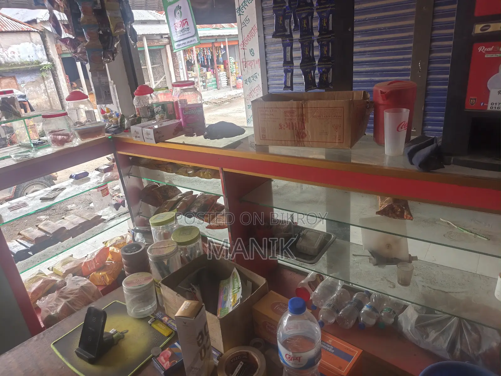 Shop Counter Showcase and Rek