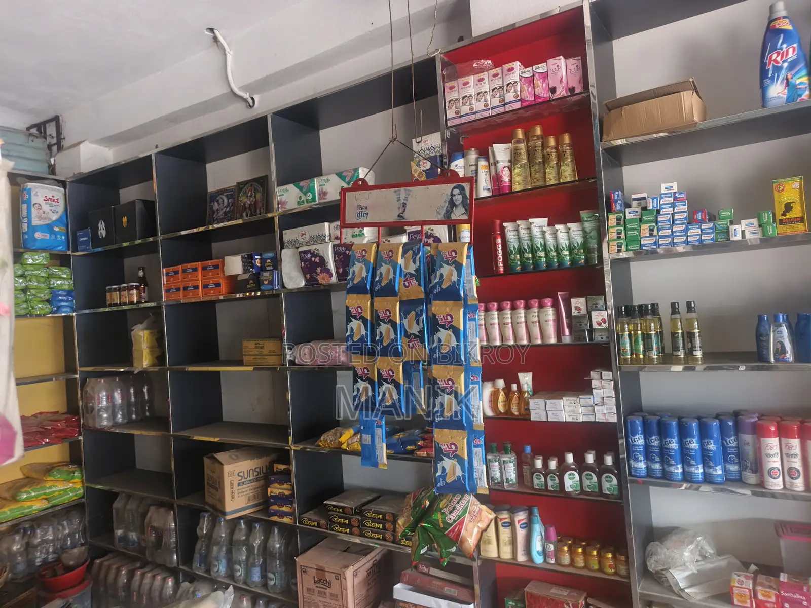 Shop Counter Showcase and Rek