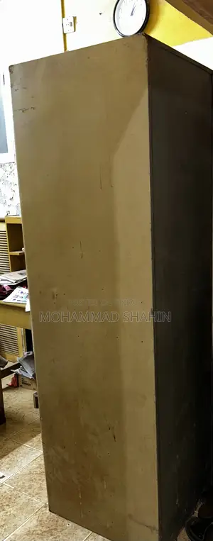ইস্টীলের আলমিরা( এক পাল্লার )