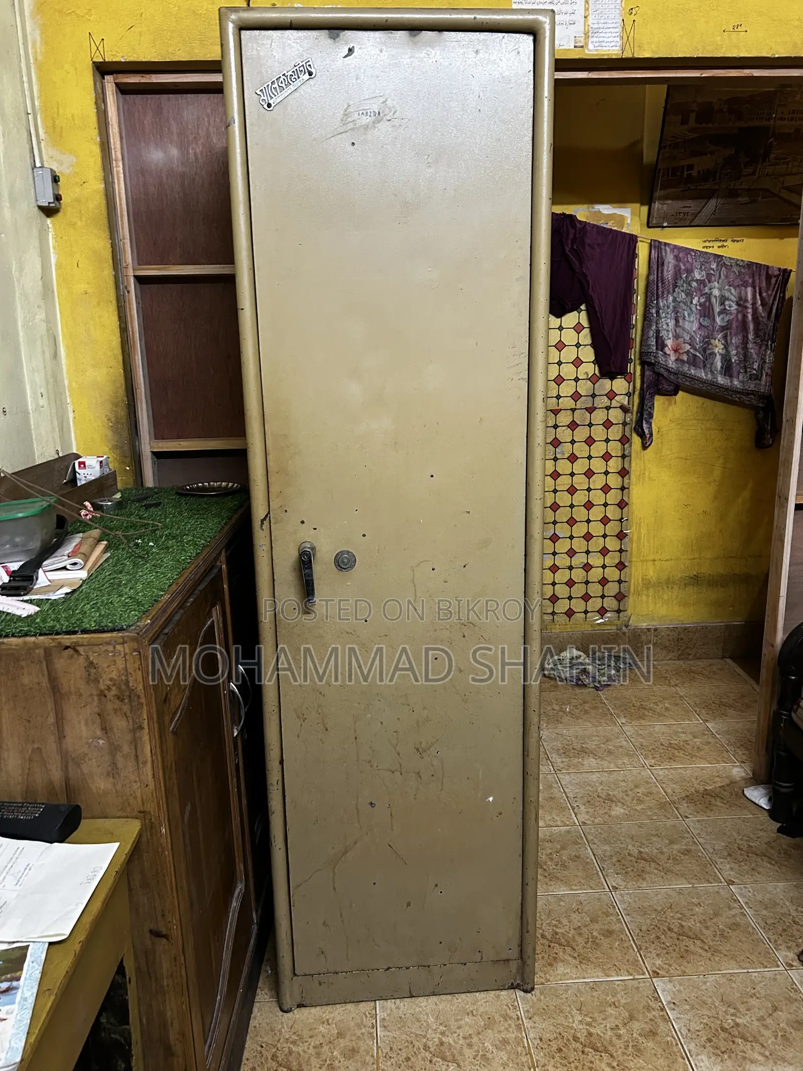 ইস্টীলের আলমিরা( এক পাল্লার )