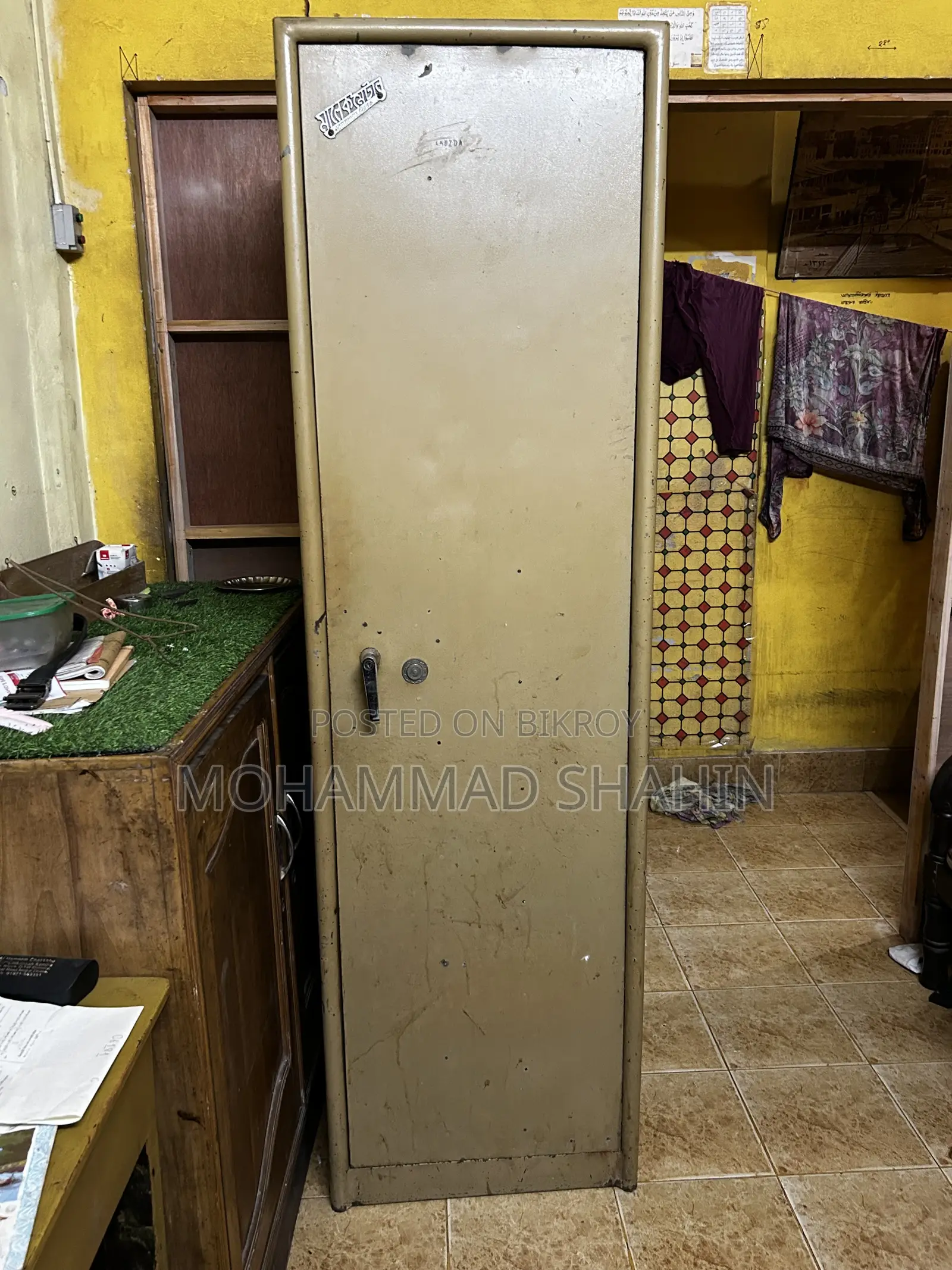 ইস্টীলের আলমিরা( এক পাল্লার )