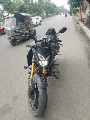 Honda Hornet 2025 Gray