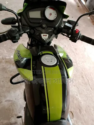 TVS Apache RTR 160 2V 2015 Green