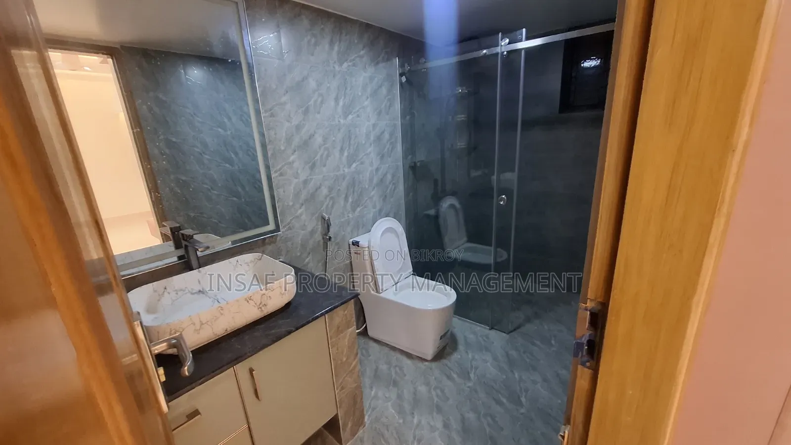 4bdrm Apartment in Gulshan for Rent