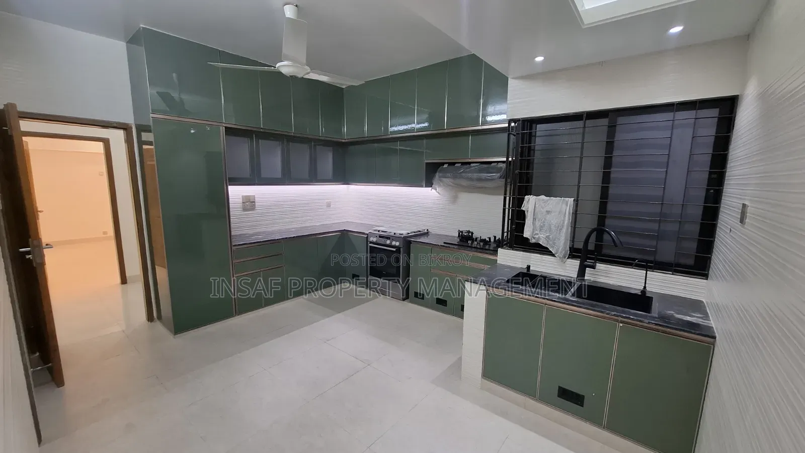 4bdrm Apartment in Gulshan for Rent