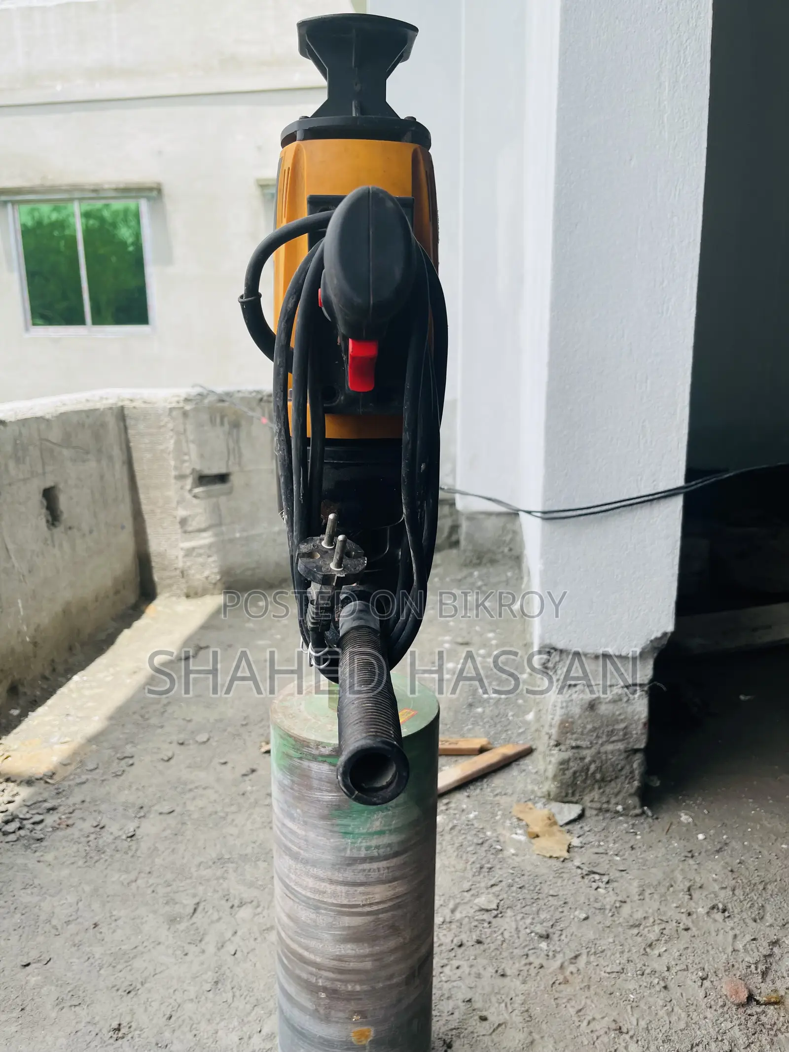 This is a roof holding machine