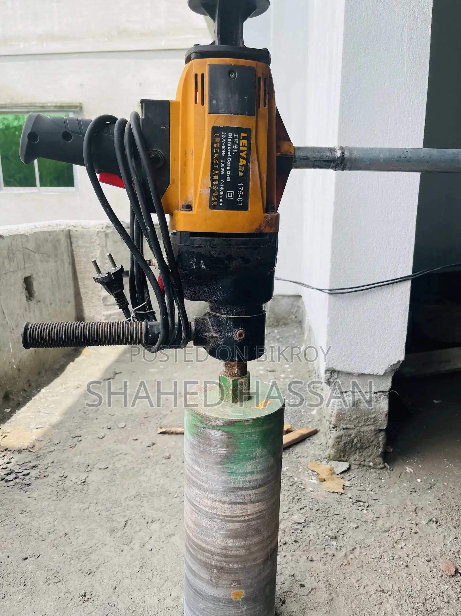 This is a roof holding machine