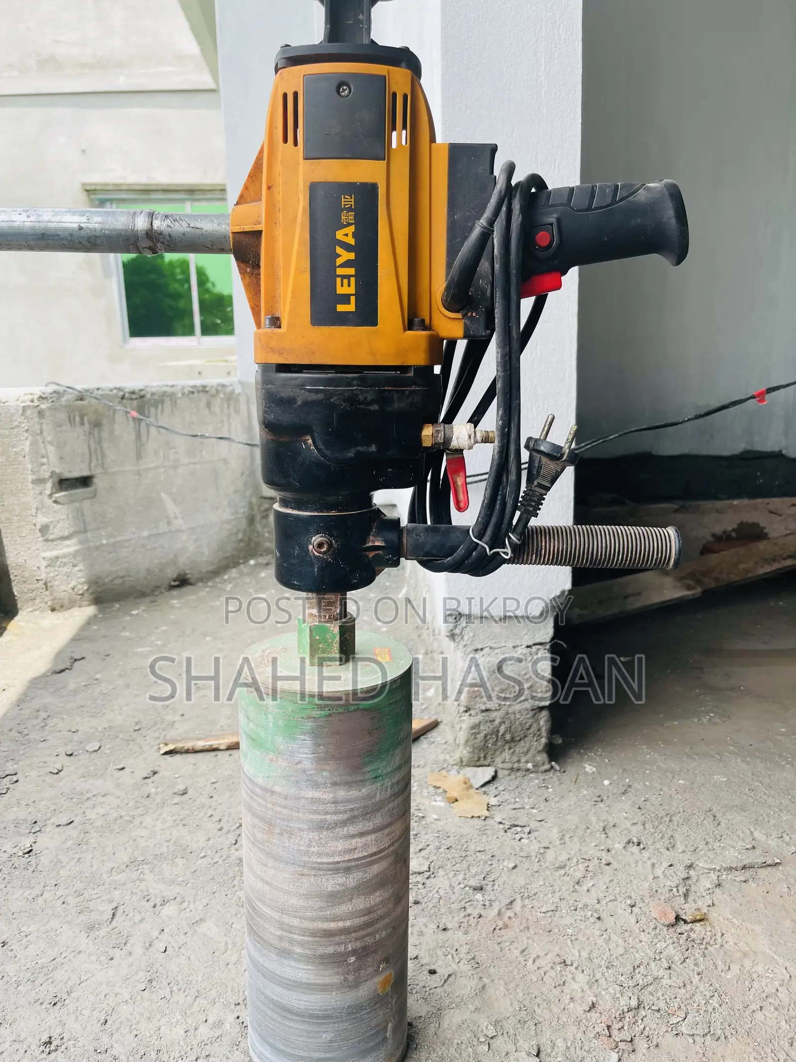 This is a roof holding machine