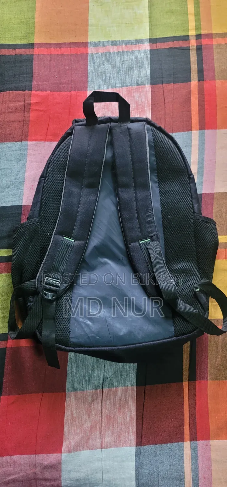 স্কুল ব্যাগ (আলোচনা সাপেক্ষে)