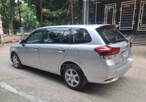 Toyota Corolla Fielder 2017 Silver