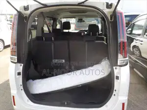 Toyota Noah 2021 Pearl
