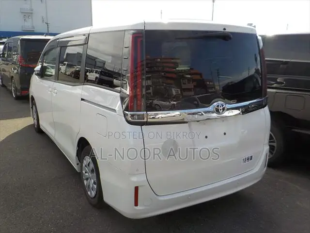 Toyota Noah 2021 Pearl