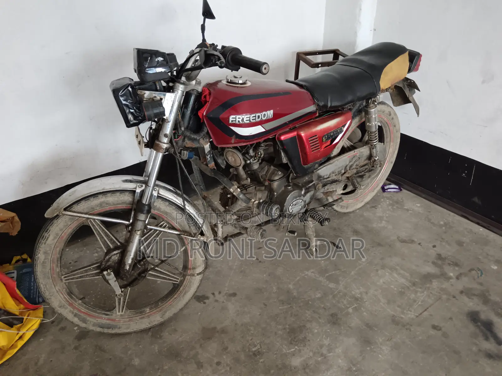Runner Bullet 100 2015 Red