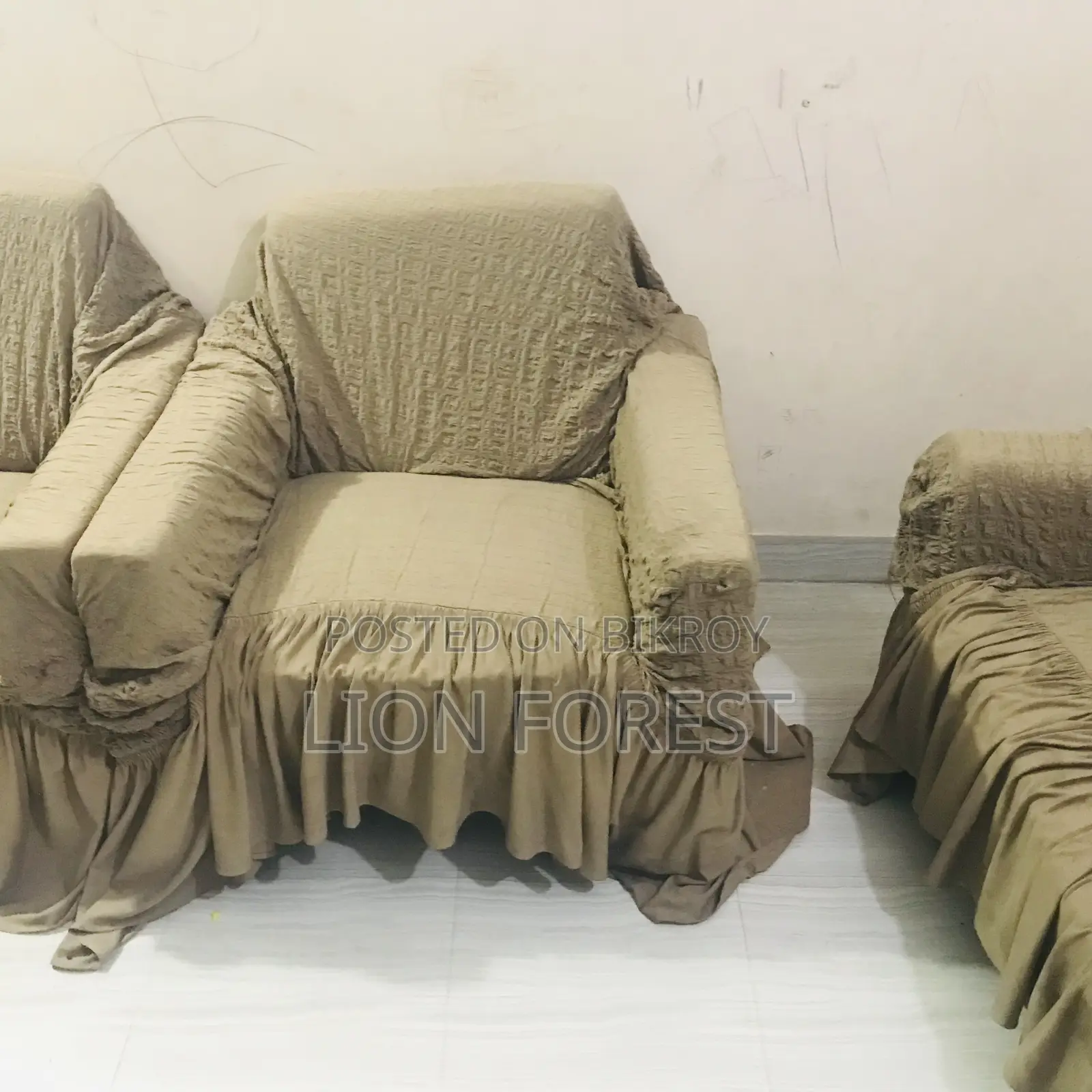 হোম এসেনশিয়াল আইটেমস (সোফা)