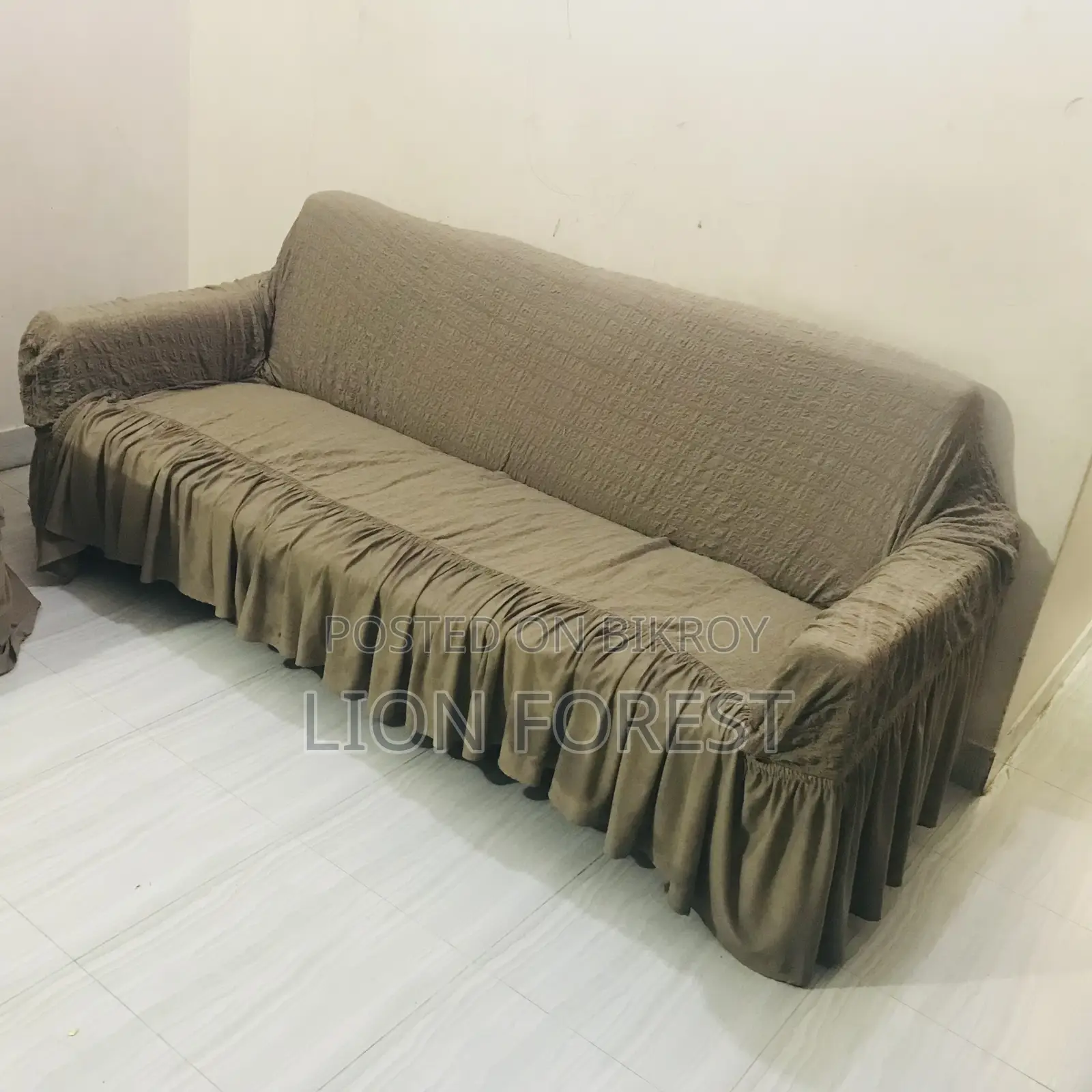 হোম এসেনশিয়াল আইটেমস (সোফা)