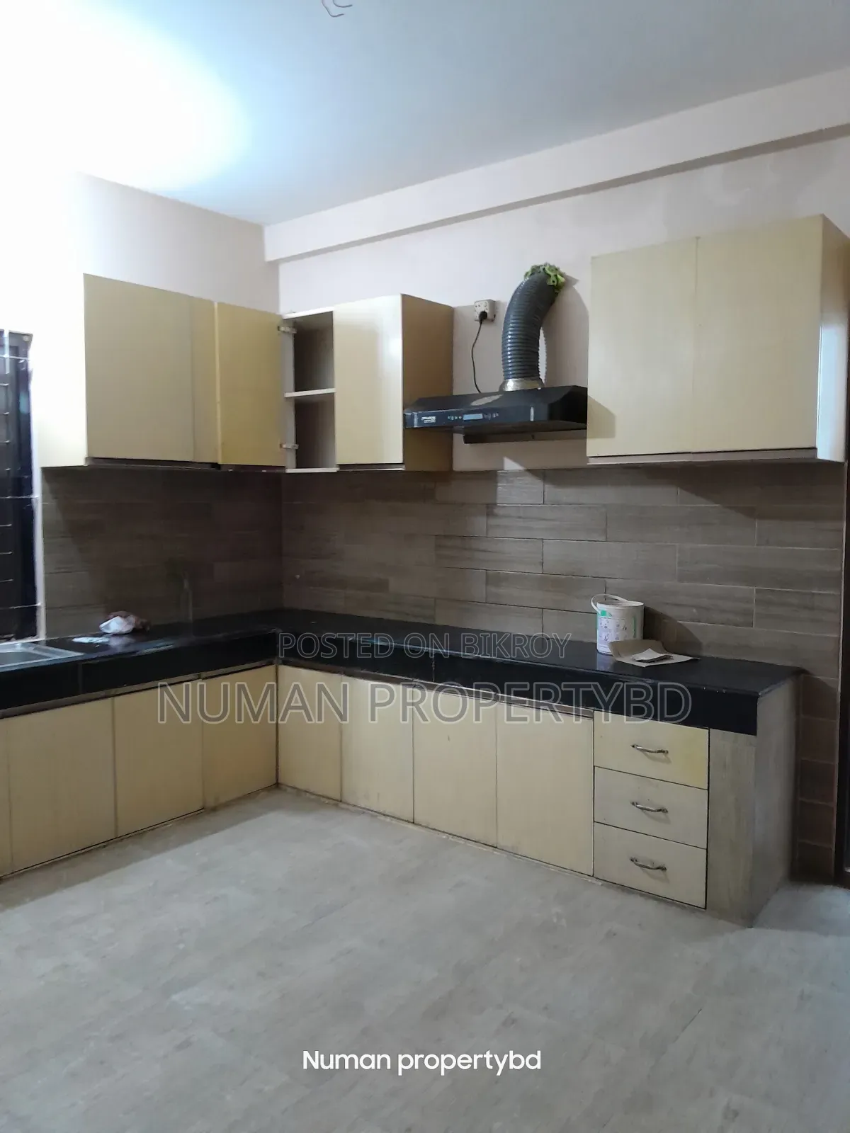 4bdrm Apartment in Numan Property Bd, Basundhara for Rent