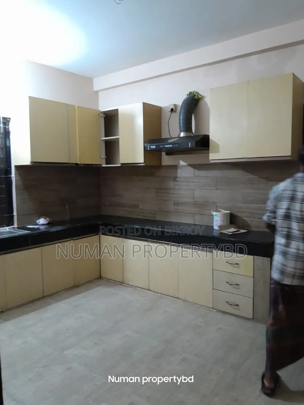 4bdrm Apartment in Numan Property Bd, Basundhara for Rent