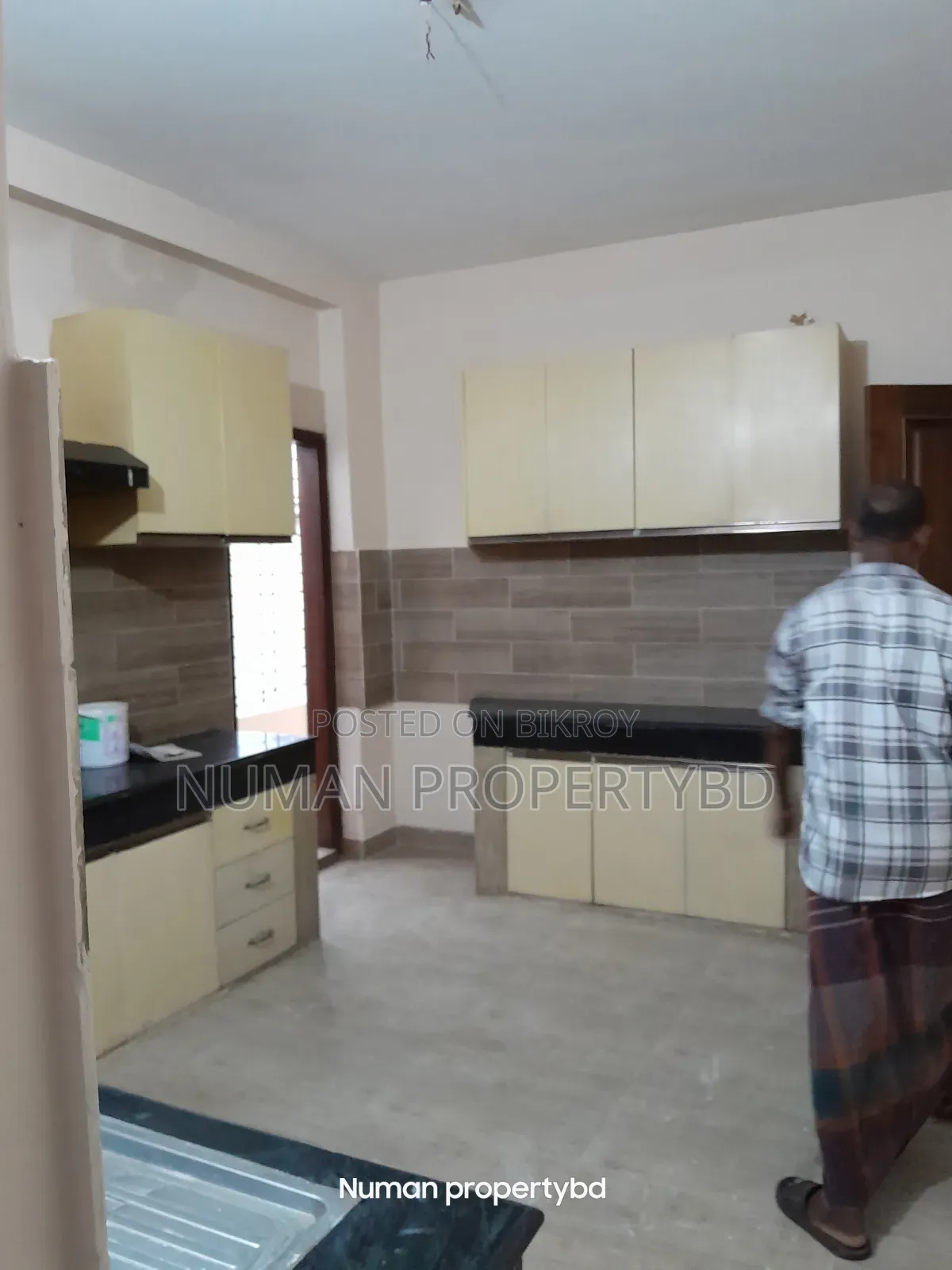 4bdrm Apartment in Numan Property Bd, Basundhara for Rent