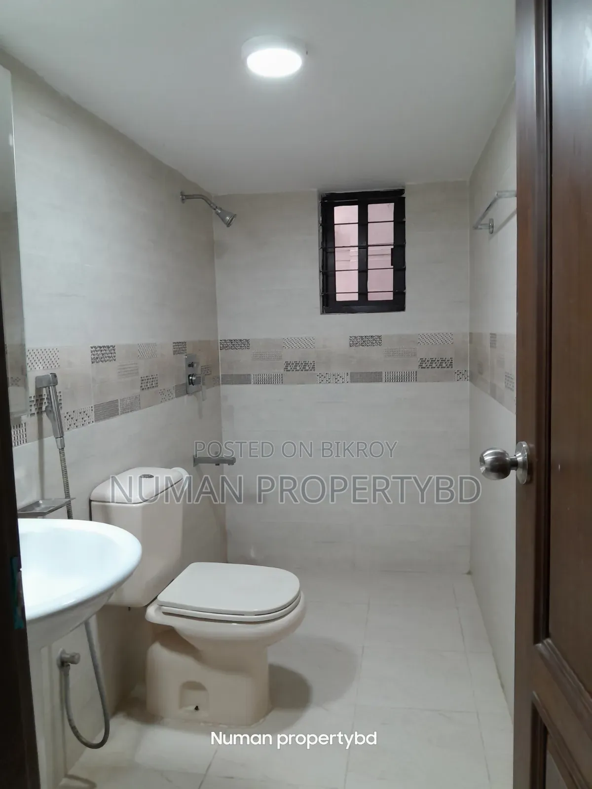 4bdrm Apartment in Numan Property Bd, Basundhara for Rent