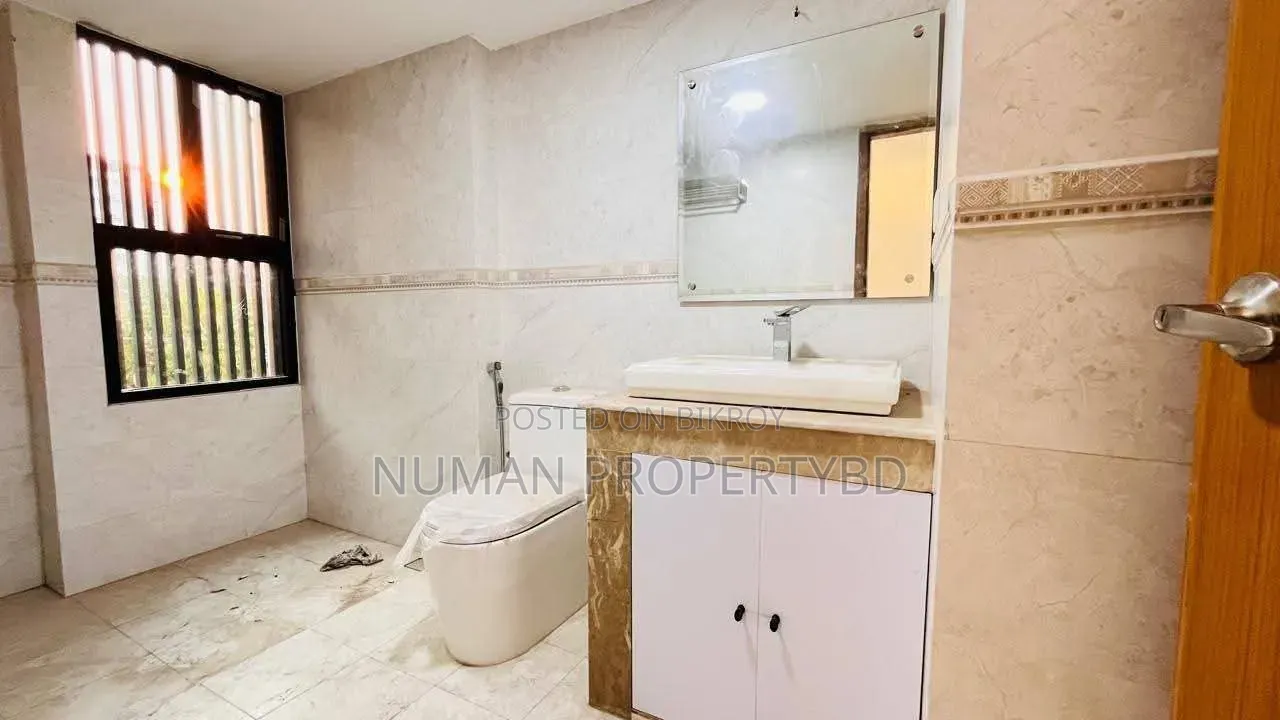 4 Bedroom Apartment in Numan Property Bd, Basundhara for Rent