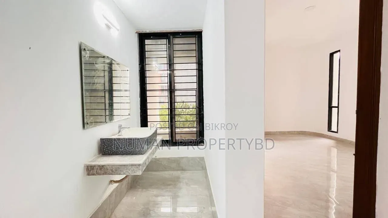 4 Bedroom Apartment in Numan Property Bd, Basundhara for Rent