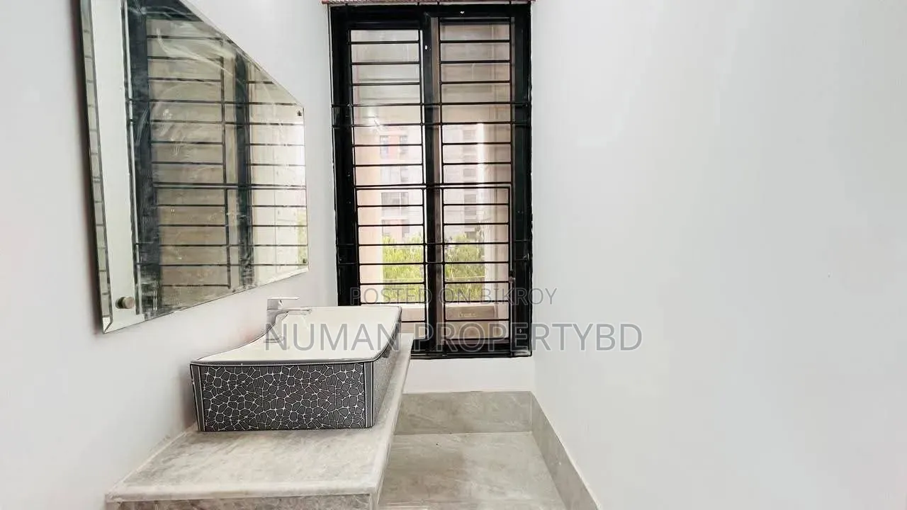 4 Bedroom Apartment in Numan Property Bd, Basundhara for Rent