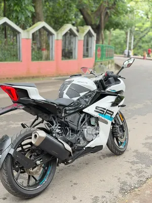 CFMoto 300SR 2025 White