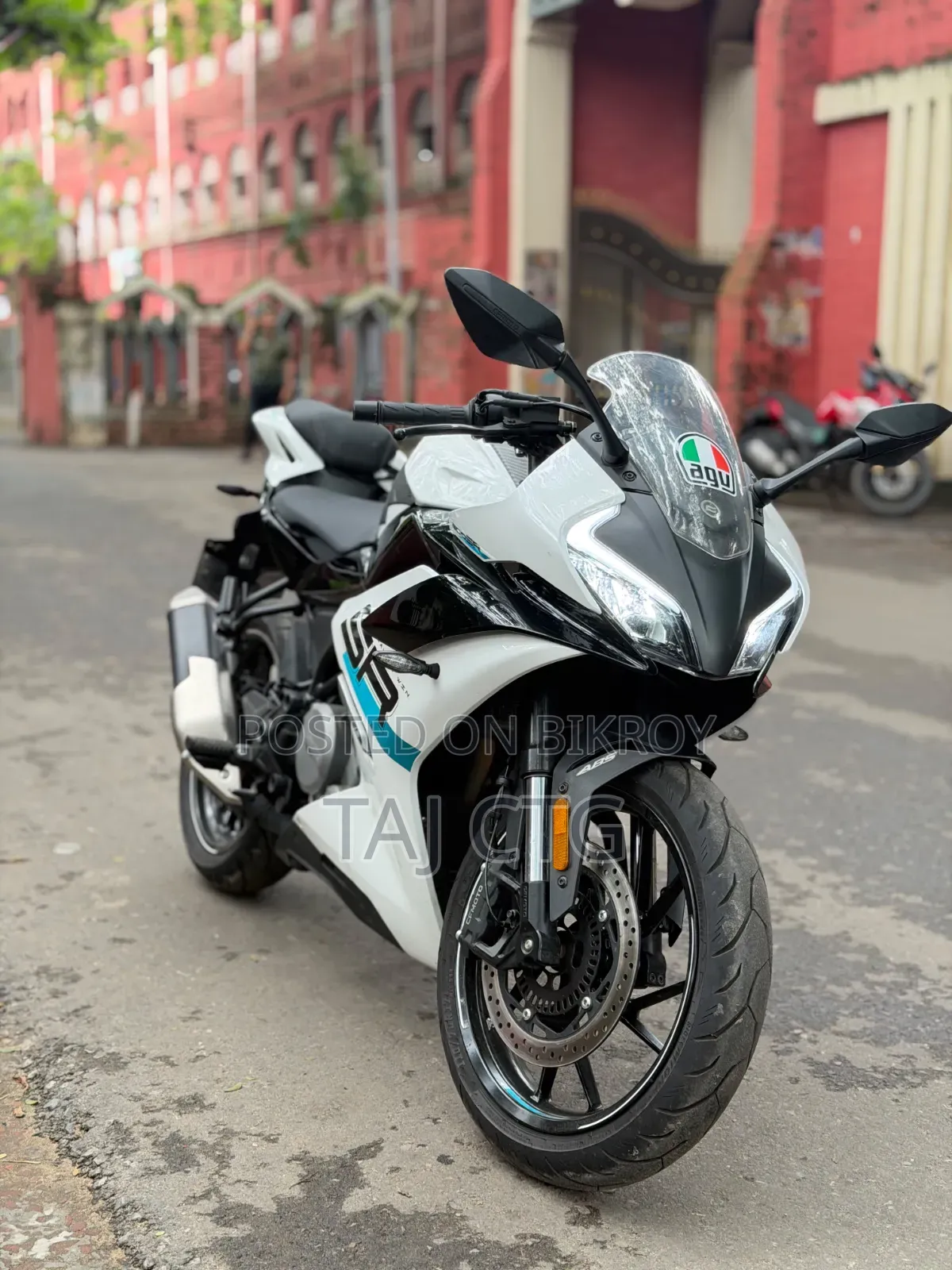 CFMoto 300SR 2025 White