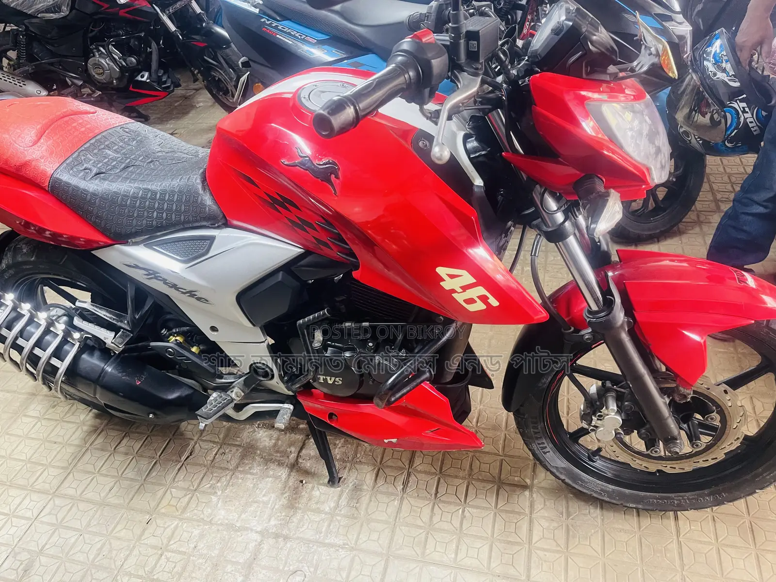 TVS Apache 160 4V 2020 Red