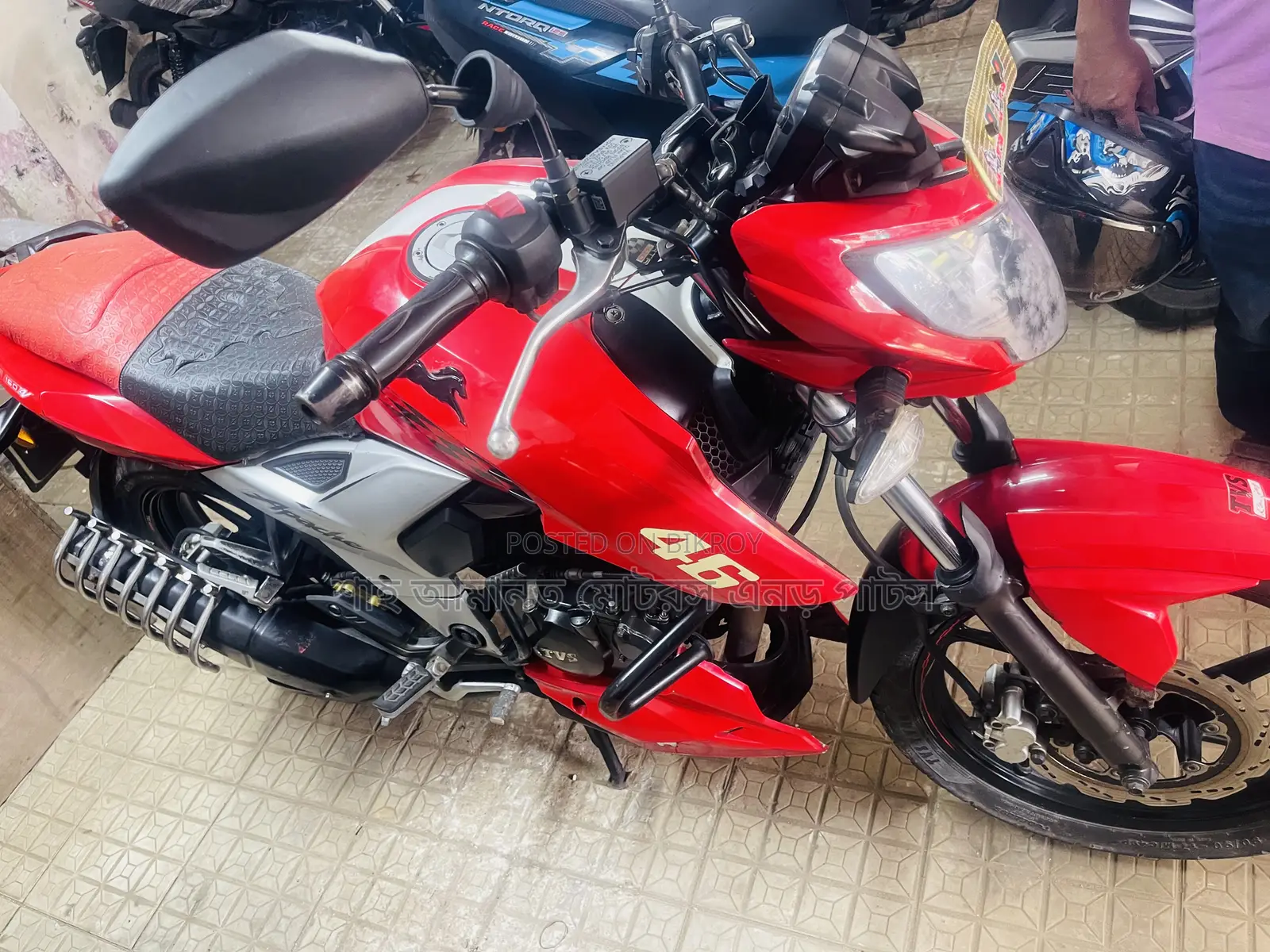 TVS Apache 160 4V 2020 Red