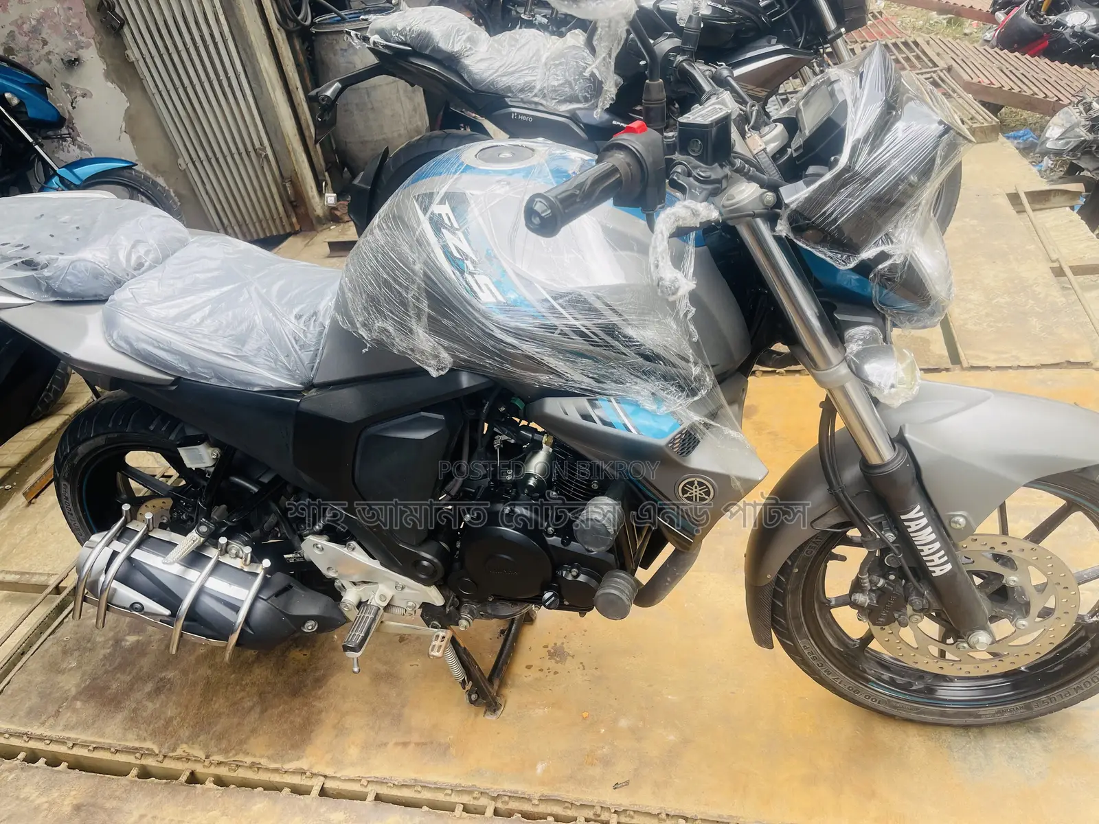 Yamaha FZ 2025 Gray