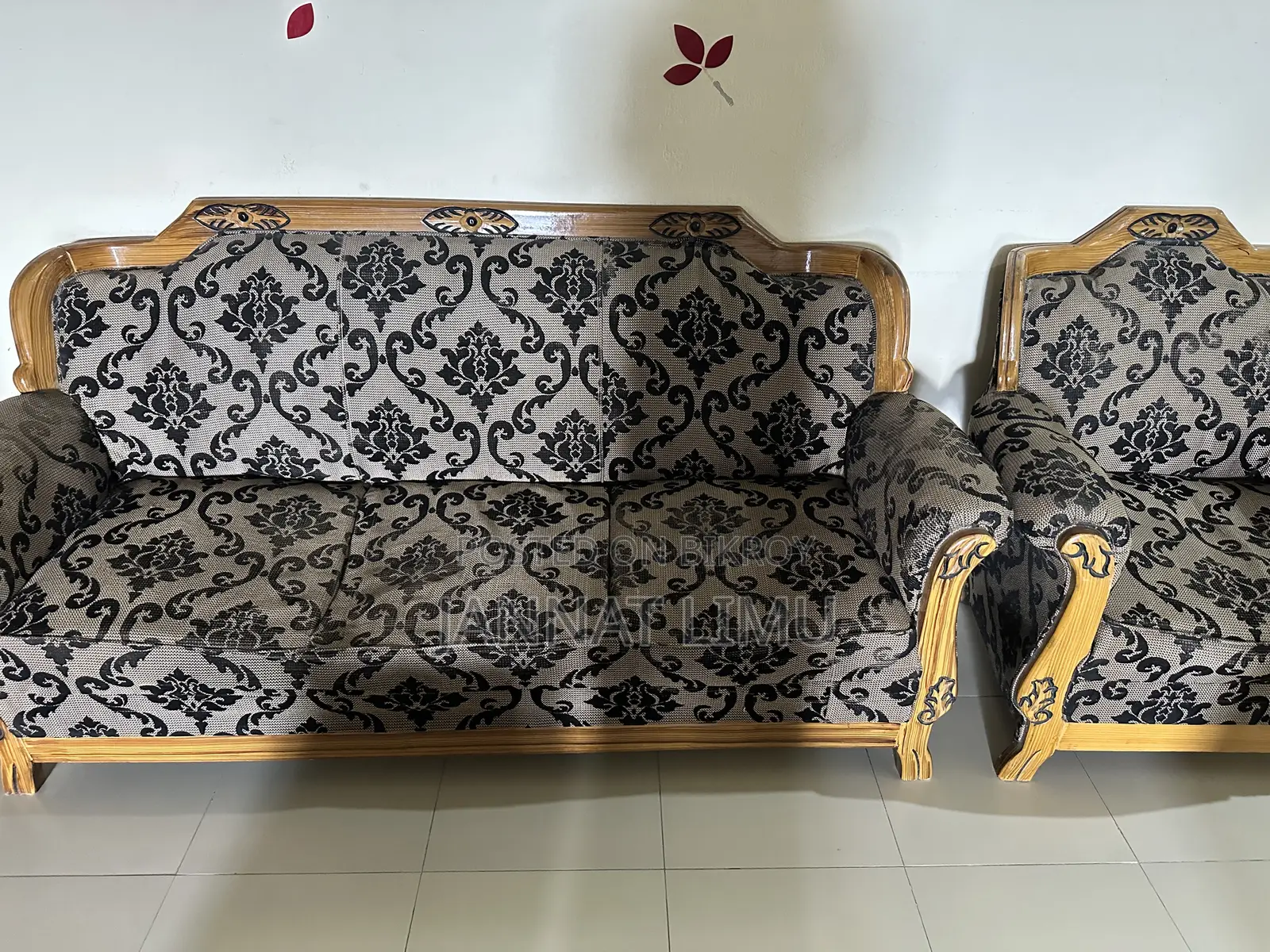 ব্যবহৃত ৫ সিটার সোফাসেট