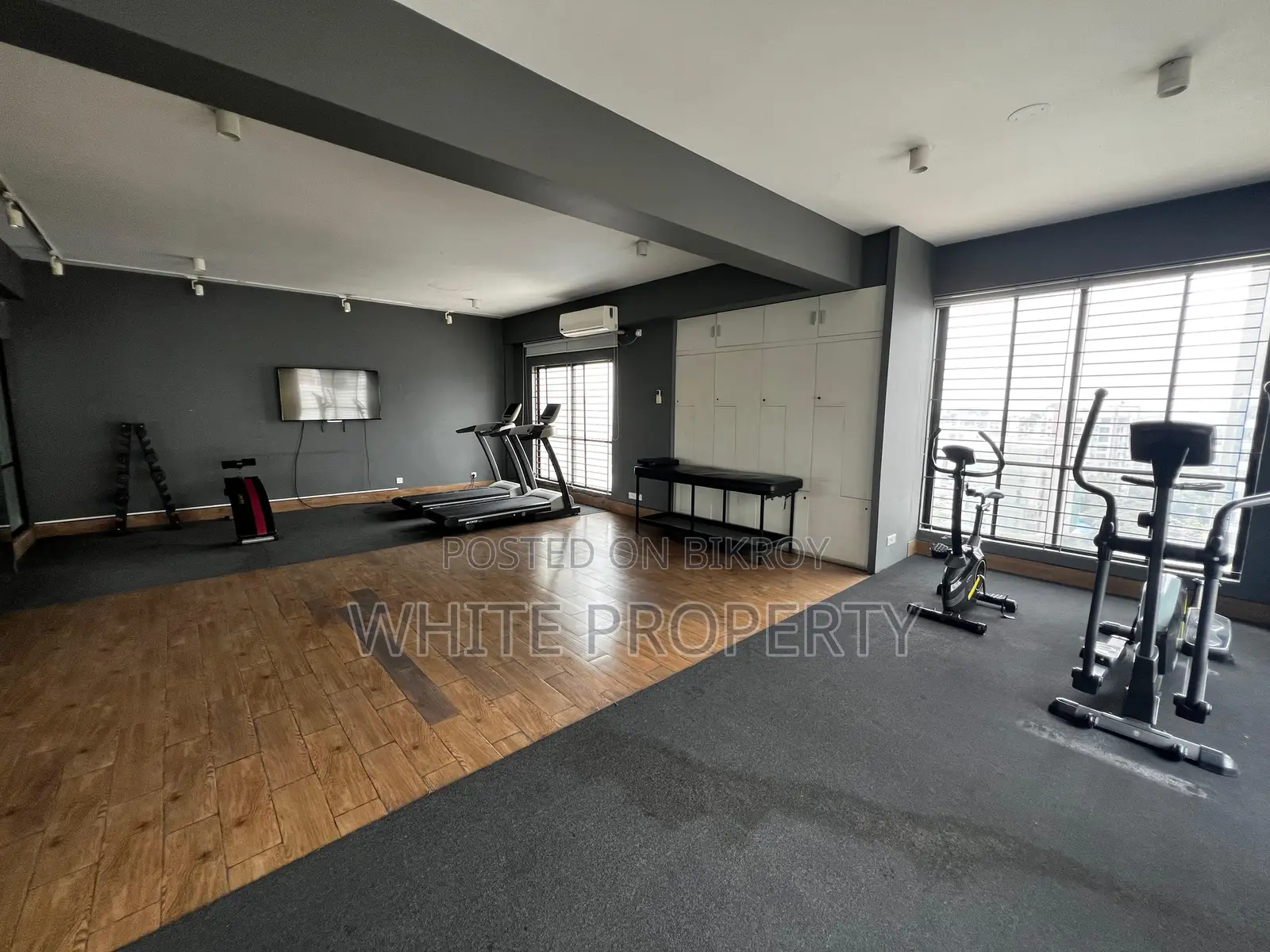 4-bedroom Apartment in White Property, Gulshan for sale