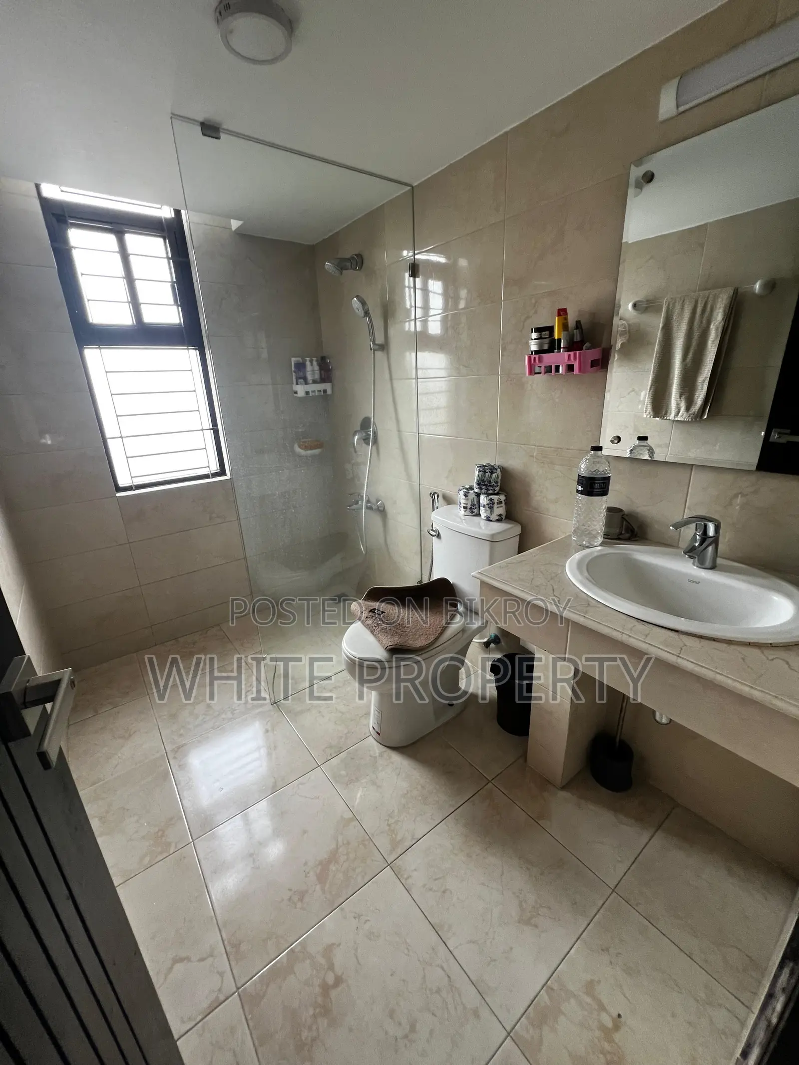 4-bedroom Apartment in White Property, Gulshan for sale