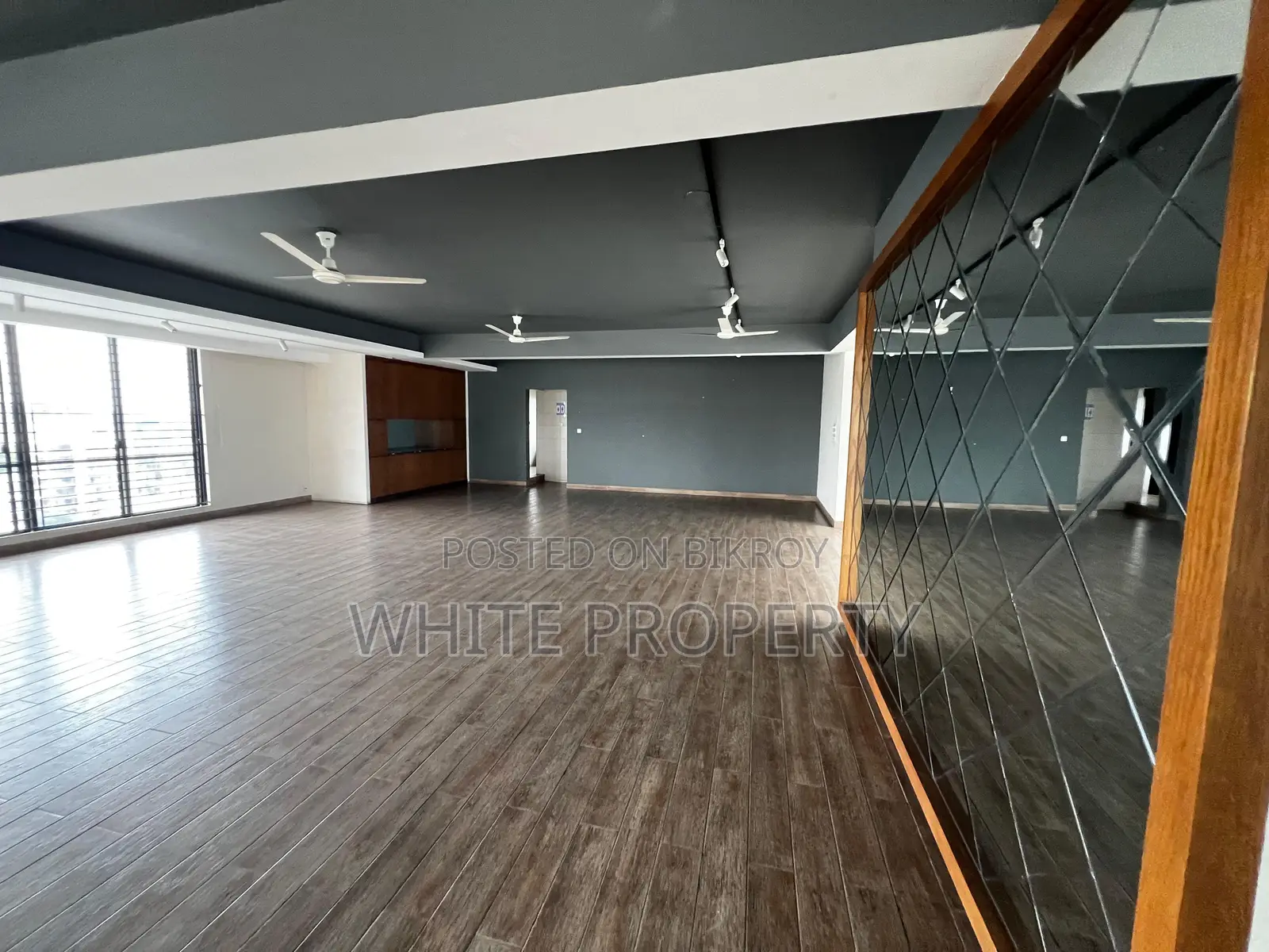 4-bedroom Apartment in White Property, Gulshan for sale