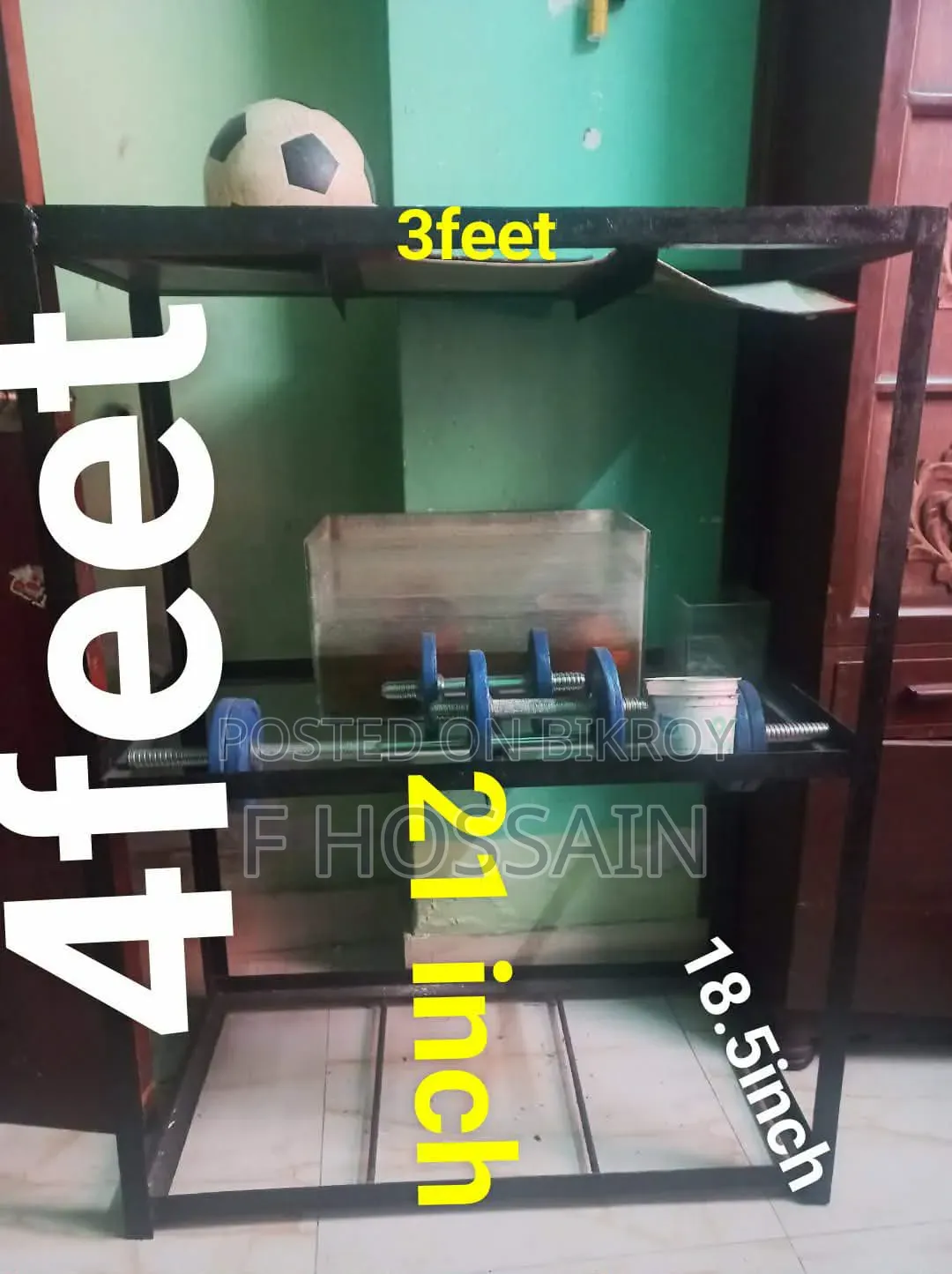 Aquarium Stand and Fish