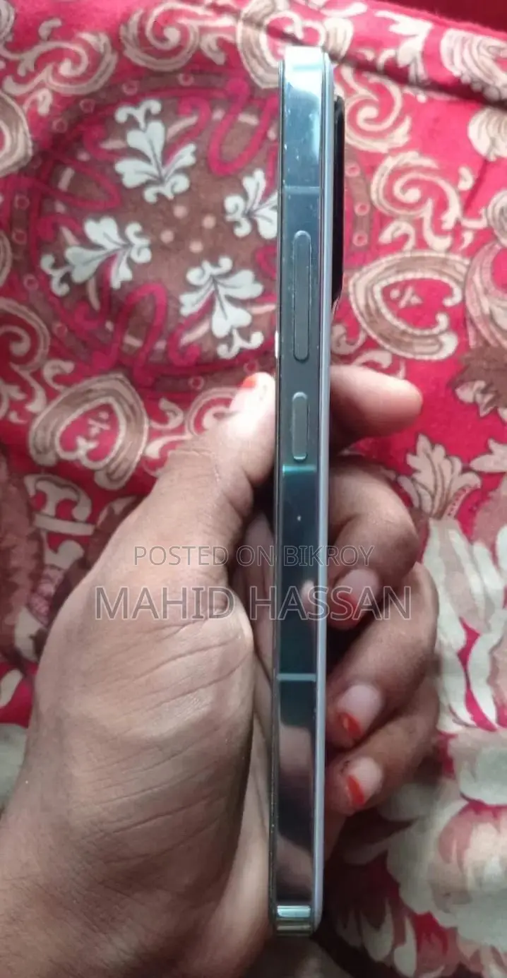 জিয়াওমি ১৩ ২৫৬ জিবি হোয়াইট