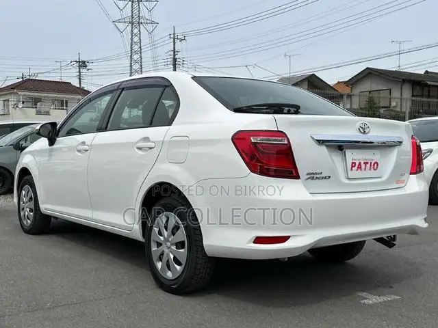টয়োটা এক্সিও ২০২১ হোয়াইট