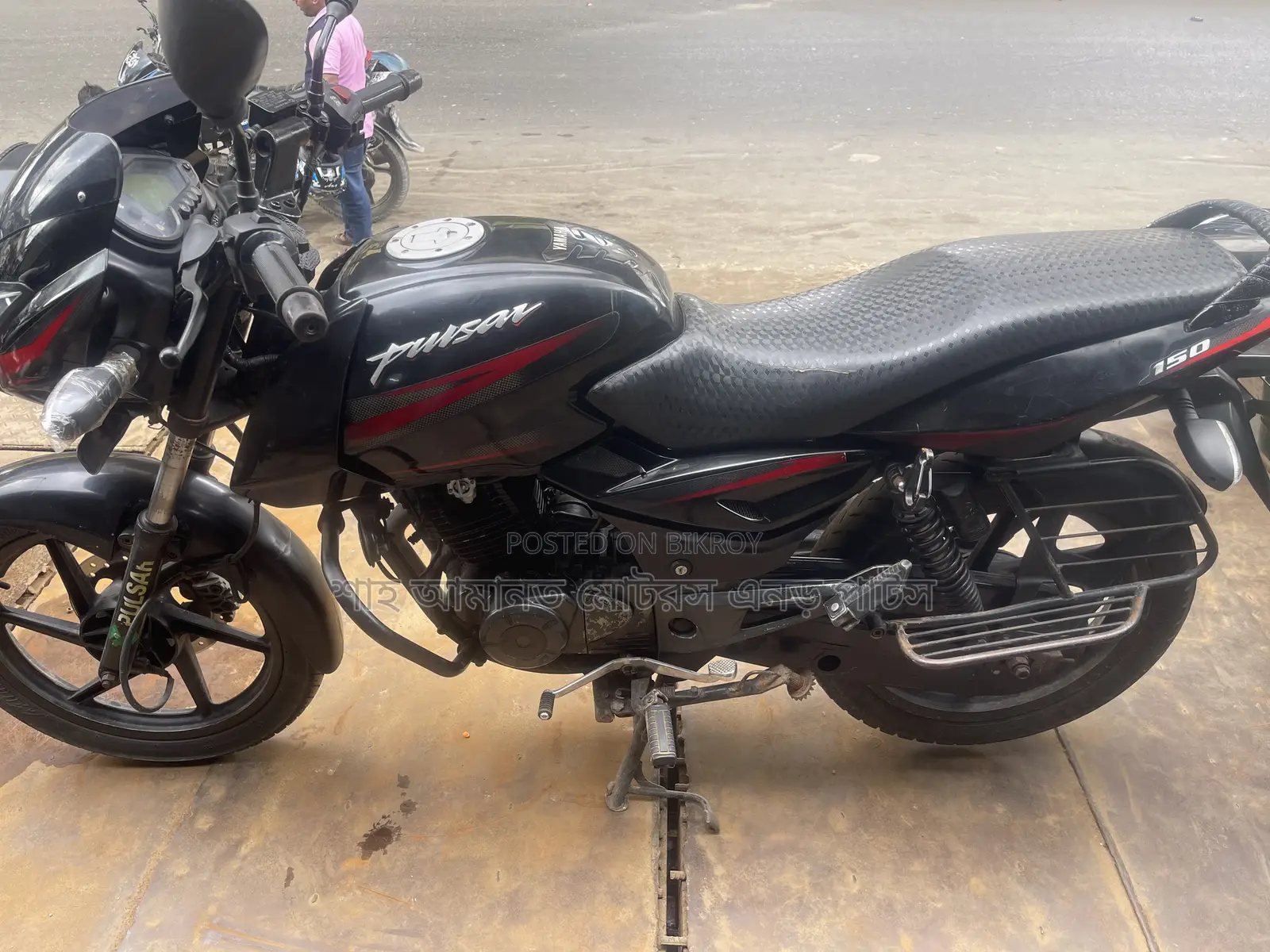বাজাজ পালসার ১৫০ ২০১৭ ব্ল্যাক
