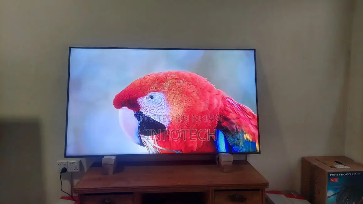 Samsung 65RU7400 65" UHD Voice Remote Smart TV Fresh Condition
