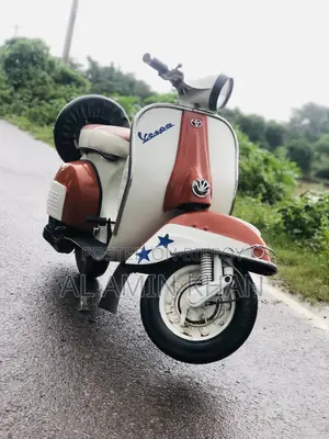 Bajaj Chetak 1989 White