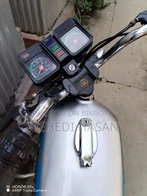 Yamaha 2000 Silver