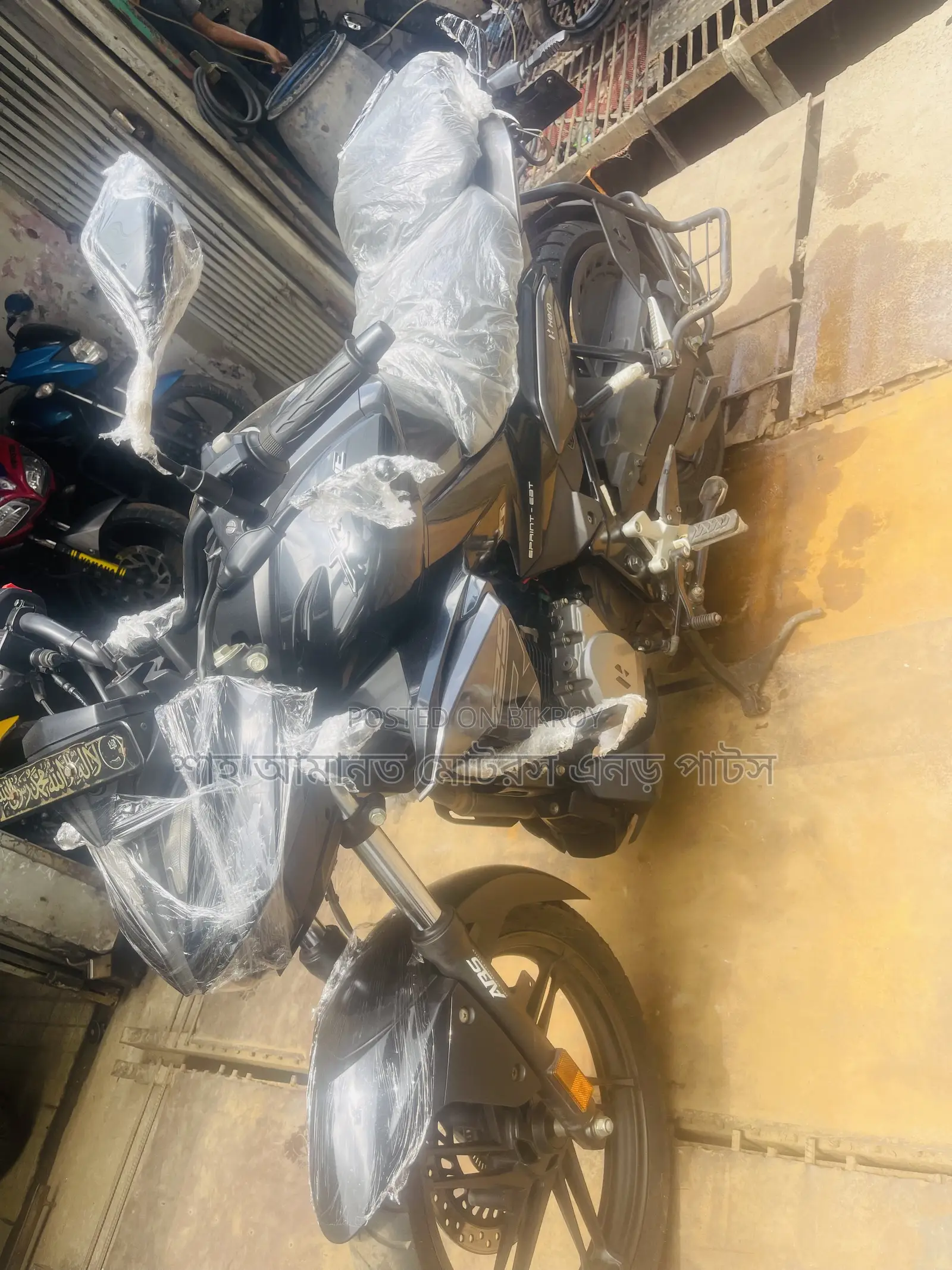 Hero Xtreme 125R 2025 Black