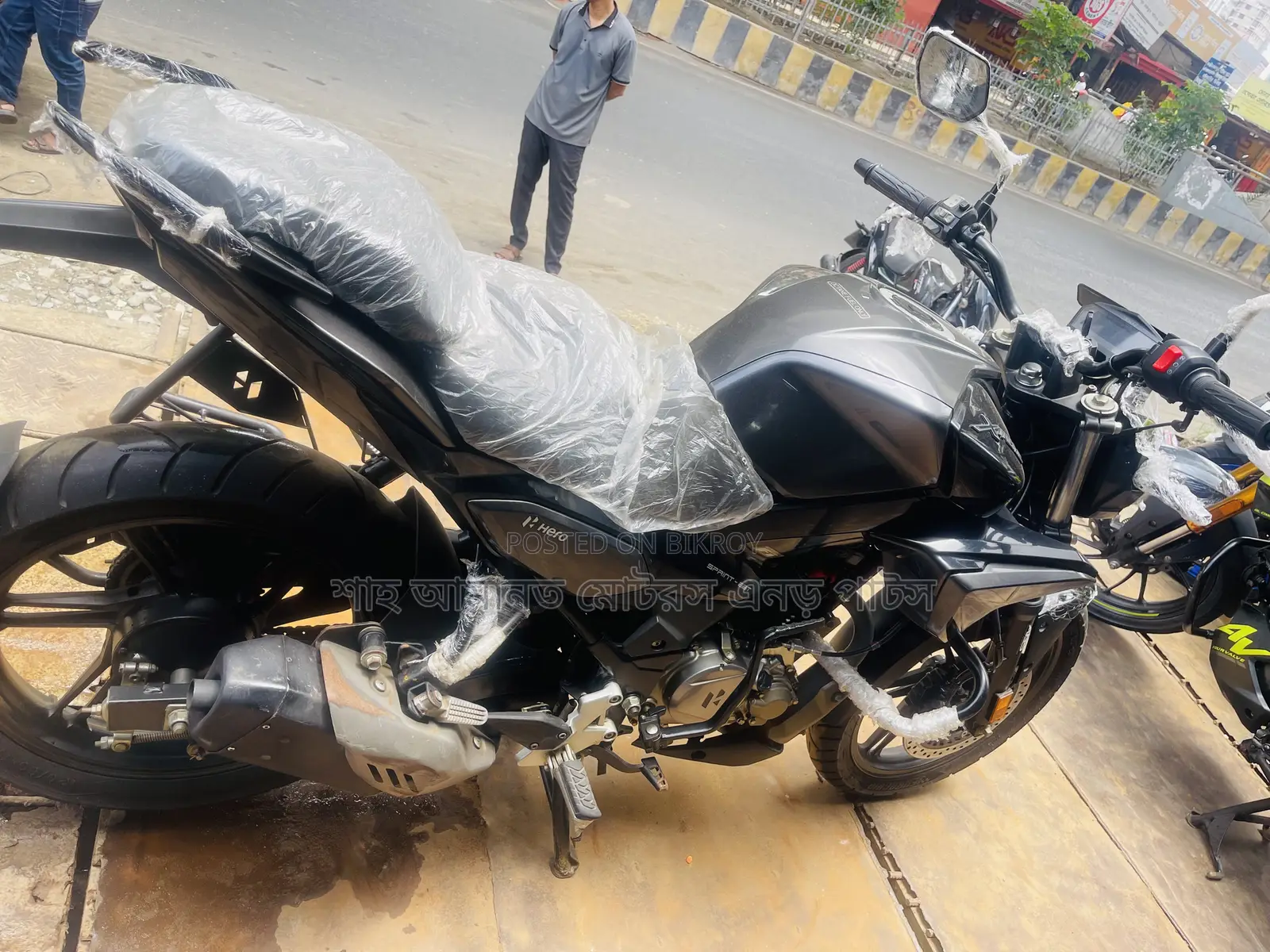 Hero Xtreme 125R 2025 Black