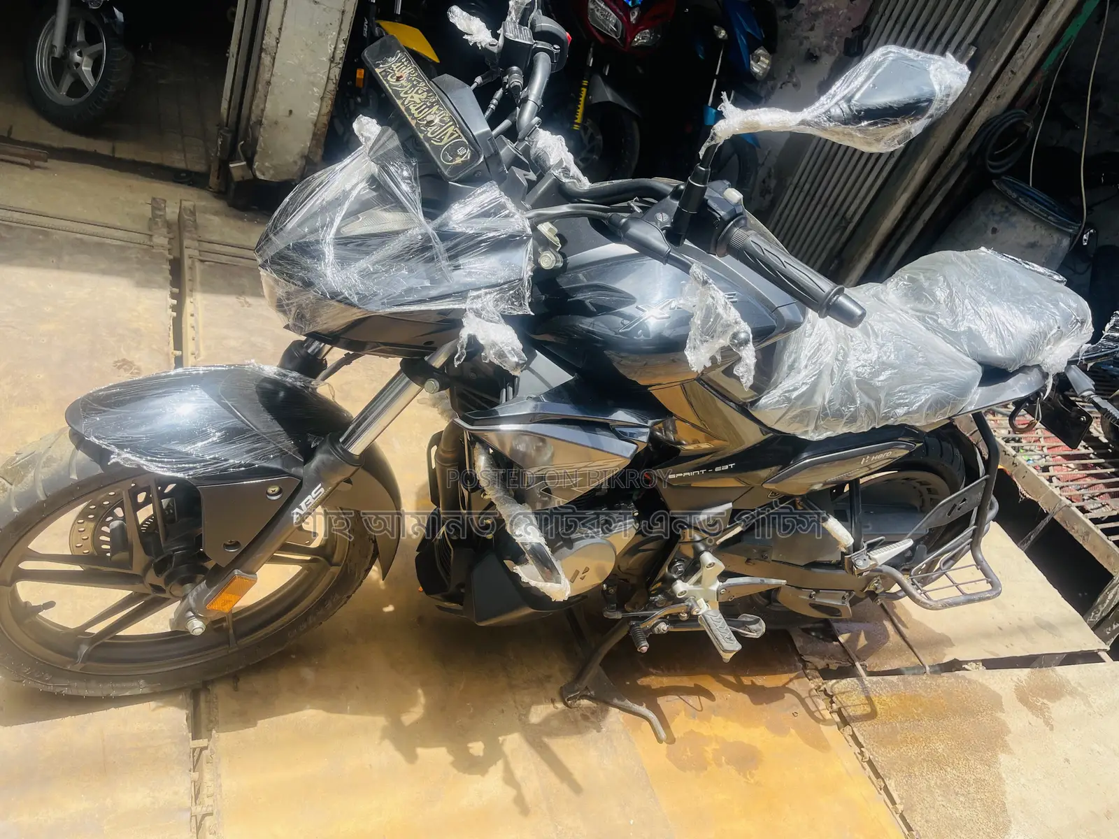 Hero Xtreme 125R 2025 Black