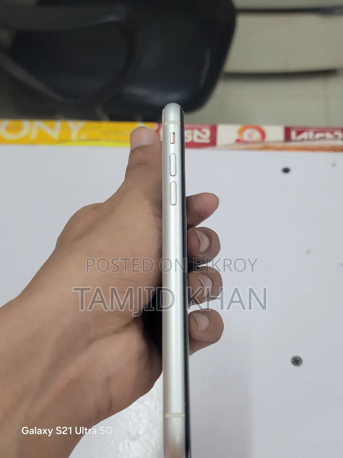Apple iPhone XR 64 GB White