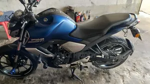 ইয়ামাহা এফজেড ২০২৩ নীল